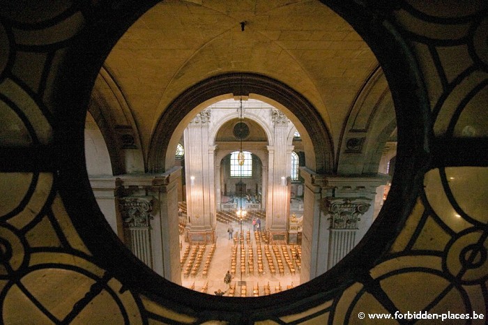 Saint sulpice secrets - (c) Forbidden Places - Sylvain Margaine - Spy hole