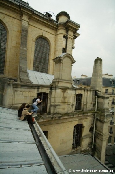 Saint sulpice secrets - (c) Forbidden Places - Sylvain Margaine - Exploration of one flat