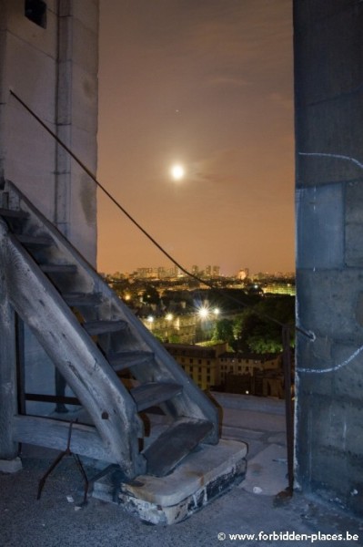 Saint sulpice secrets - (c) Forbidden Places - Sylvain Margaine - The rotten staircase