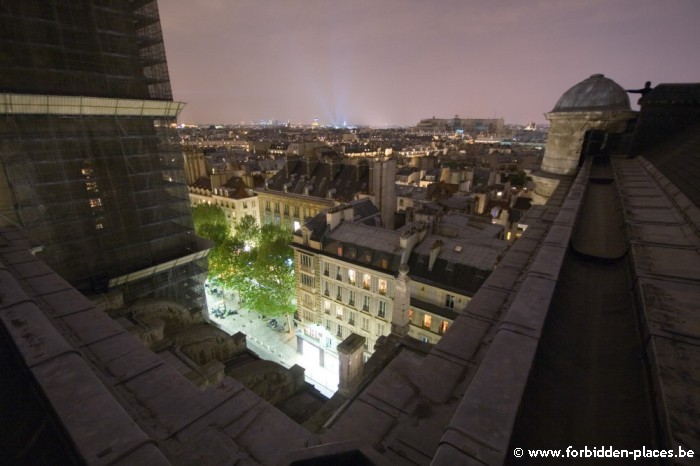 Saint sulpice secrets - (c) Forbidden Places - Sylvain Margaine - Roof 2