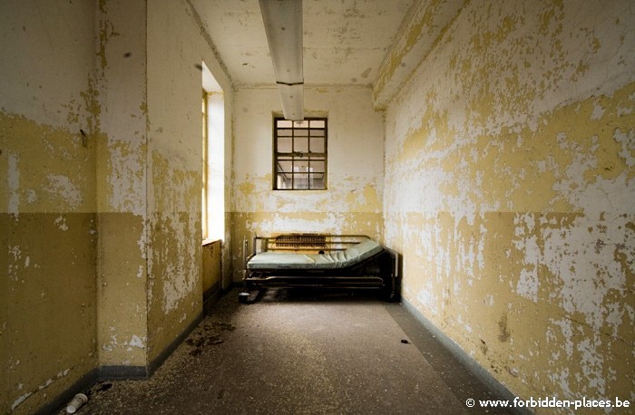 Sea View Children Hospital - (c) Forbidden Places - Sylvain Margaine - Loneliness