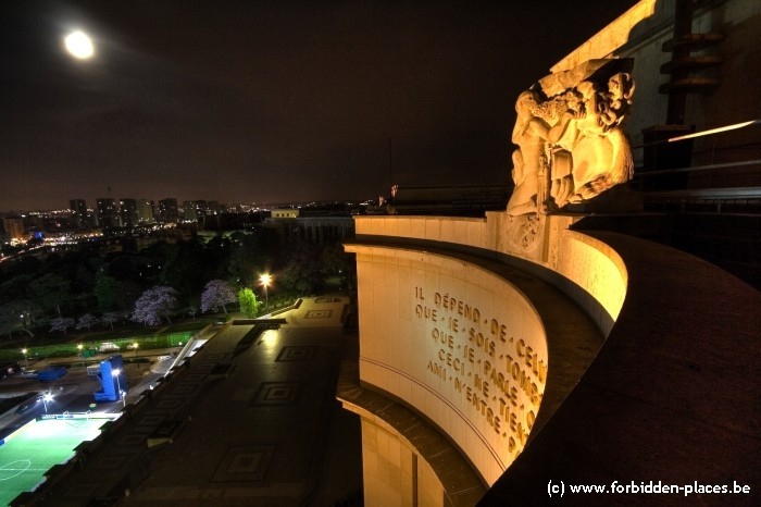 Le palais de Chaillot - (c) Forbidden Places - Sylvain Margaine - Façade principale