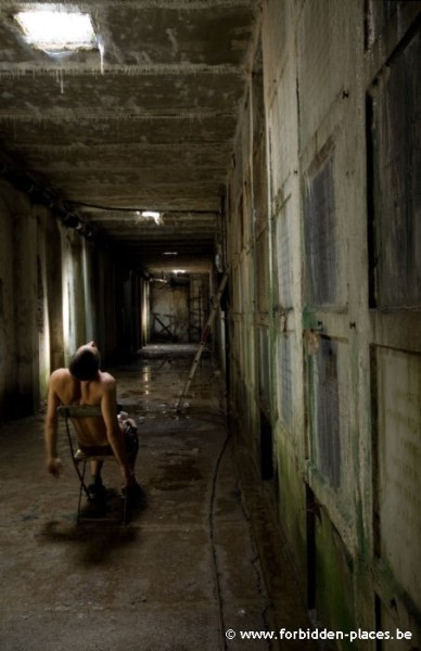 La crypte abandonnée - (c) Forbidden Places - Sylvain Margaine - Autoportrait