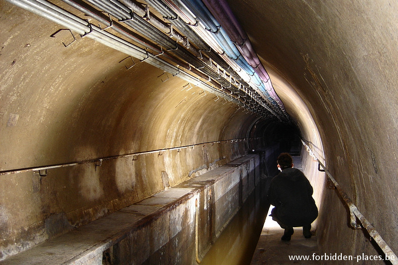 Brussels underground sewers and drains system - (c) Forbidden Places - Sylvain Margaine - Bourse main sewer again