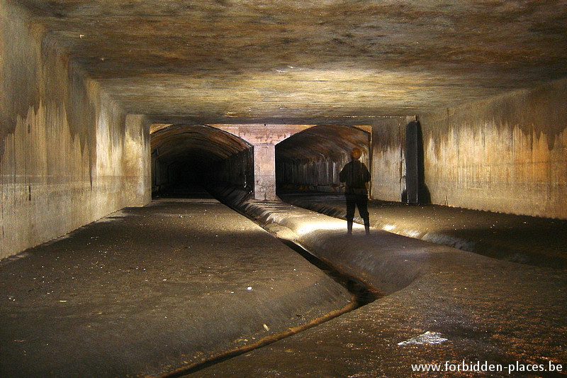 Brussels underground sewers and drains system - (c) Forbidden Places - Sylvain Margaine - Technical gallery