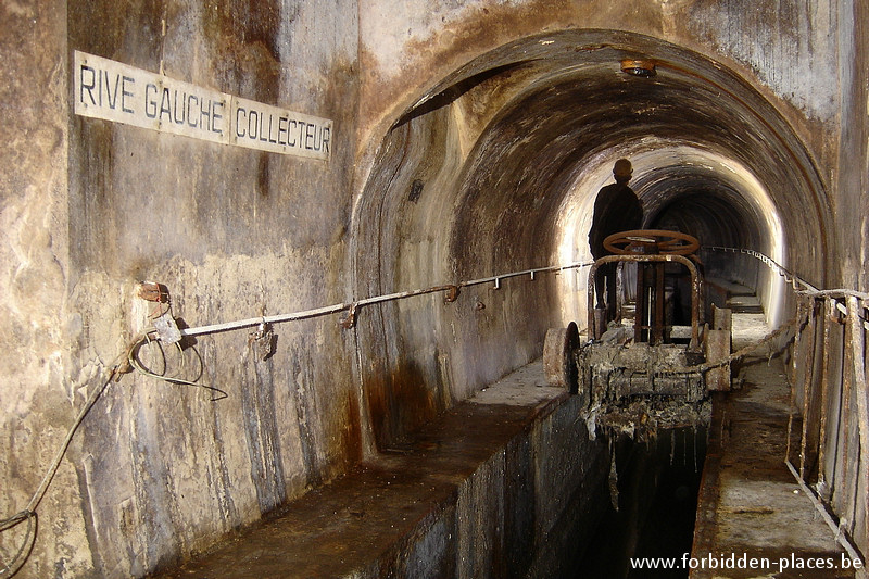 Brussels underground sewers and drains system - (c) Forbidden Places - Sylvain Margaine - Bourse main sewer, again