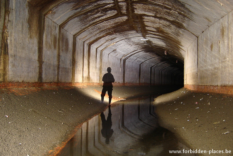 Las alcantarillas de Bruselas - (c) Forbidden Places - Sylvain Margaine - Saint Christophe main sewer