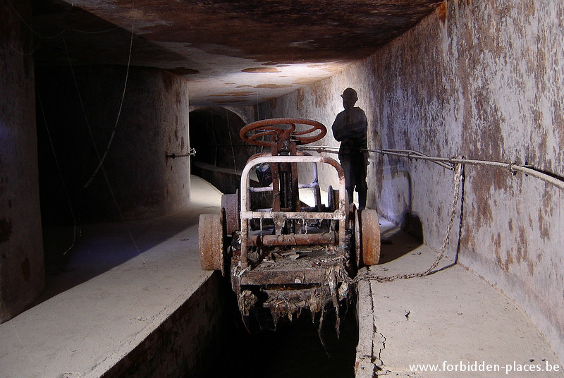 Les égouts de Bruxelles - (c) Forbidden Places - Sylvain Margaine - Tunnel de communication entre la jonction et le collecteur Anvers.