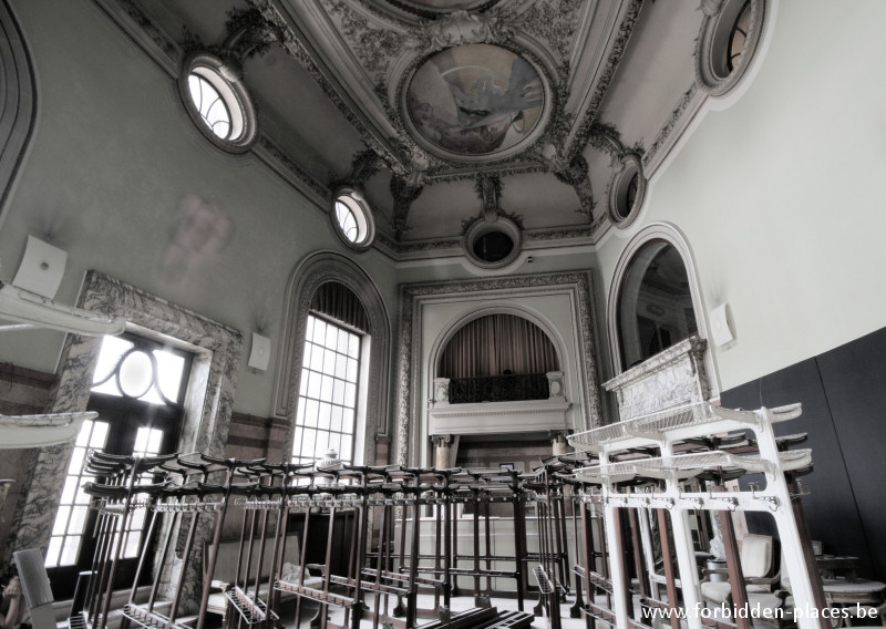 La ópera de los diamantes - (c) Forbidden Places - Sylvain Margaine - The impressive foyer