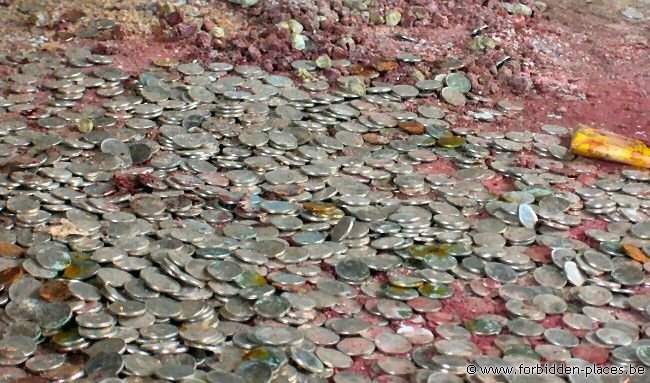 Interprochim, S.A. - (c) Forbidden Places - Sylvain Margaine - Money money ?