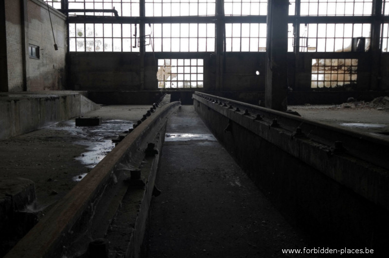 Le cimetière de locomotives - (c) Forbidden Places - Sylvain Margaine - Fin de voie