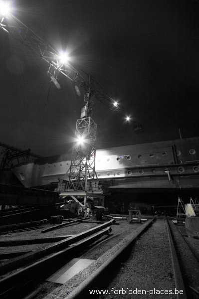 The unknown shipyard - (c) Forbidden Places - Sylvain Margaine - The big pleasure boat. It is being completely renewed.