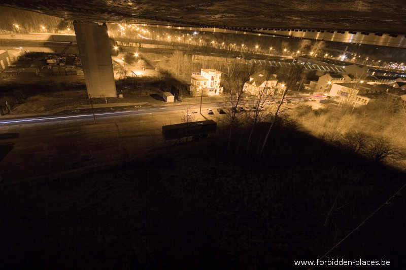 Los puentes de las autopistas - (c) Forbidden Places - Sylvain Margaine - Below, another one.