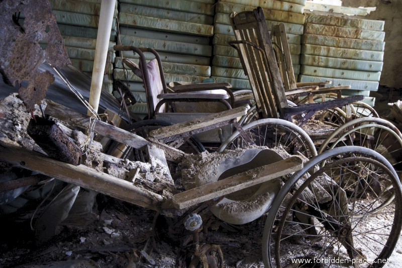 New Jersey State Hospital for the Insane - (c) Forbidden Places - Sylvain Margaine - 14 - Remains.