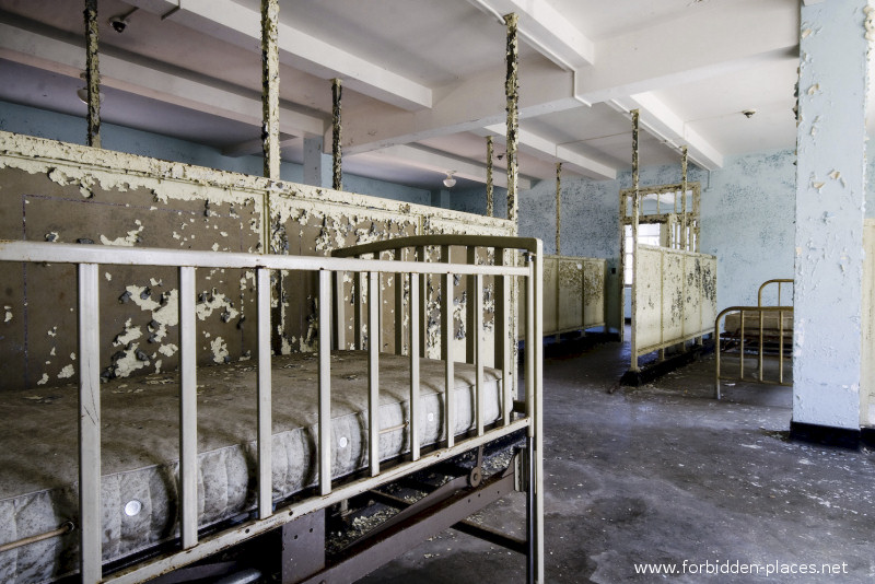 El asilo  de Greystone - (c) Forbidden Places - Sylvain Margaine - 21 - Medical bed