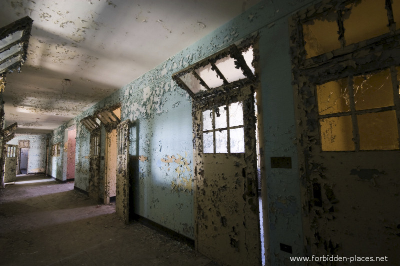 New Jersey State Hospital for the Insane - (c) Forbidden Places - Sylvain Margaine - 28 - One more hall.