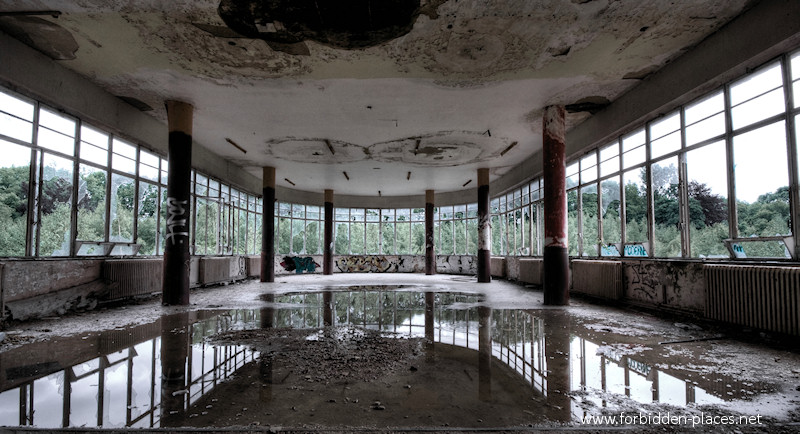 Le Sanatorium Joseph Lemaire - (c) Forbidden Places - Sylvain Margaine - 1 - Une des salles de jour, baignée de lumière.