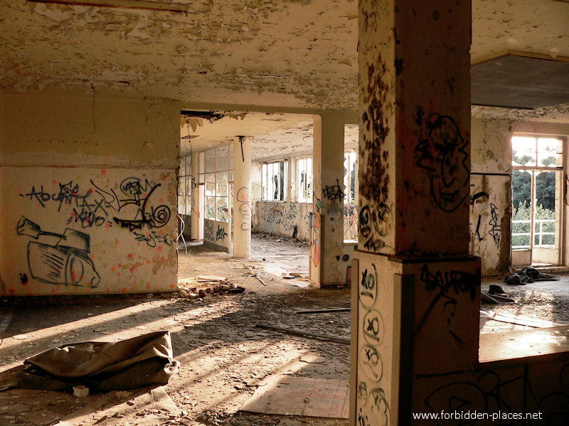 Le Sanatorium Joseph Lemaire - (c) Forbidden Places - Sylvain Margaine - 5 - Coucher de soleil au sanatorium.