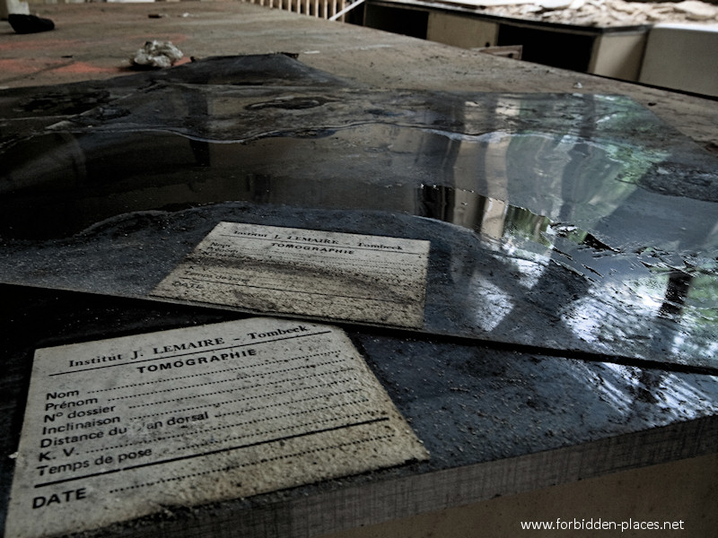 Le Sanatorium Joseph Lemaire - (c) Forbidden Places - Sylvain Margaine - 8 - Anciens clichés radiographiques.