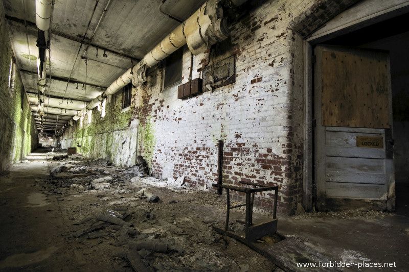 Norwich Insane Asylum - (c) Forbidden Places - Sylvain Margaine - 2- The famous underground tunnels between the different buildings.