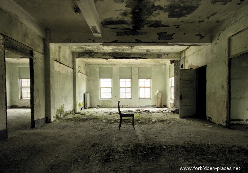 Norwich Insane Asylum - (c) Forbidden Places - Sylvain Margaine - 3- Solitude.