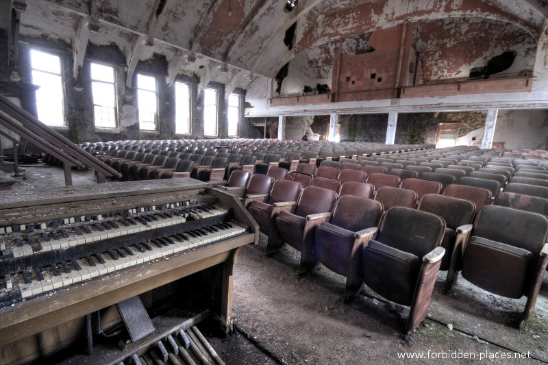 Norwich Insane Asylum - (c) Forbidden Places - Sylvain Margaine - 8 - Au théâtre (3).