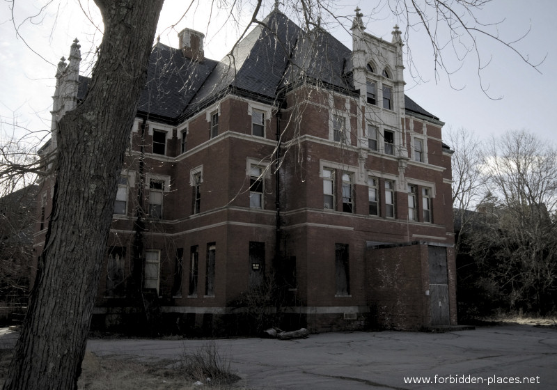 Norwich Insane Asylum - (c) Forbidden Places - Sylvain Margaine - 18 - Administration.