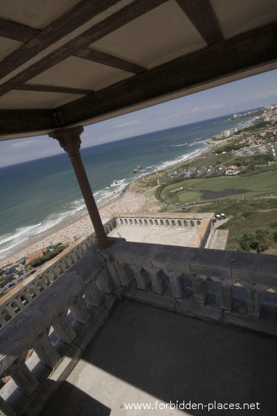 The Castle of Ilbarritz - (c) Forbidden Places - Sylvain Margaine - 3- The beach.