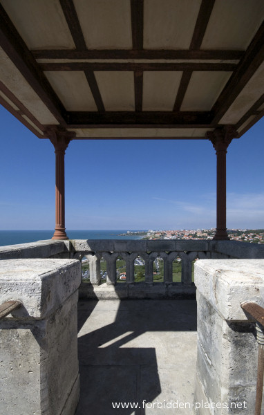 The Castle of Ilbarritz - (c) Forbidden Places - Sylvain Margaine - 4- Vue sur la mer.