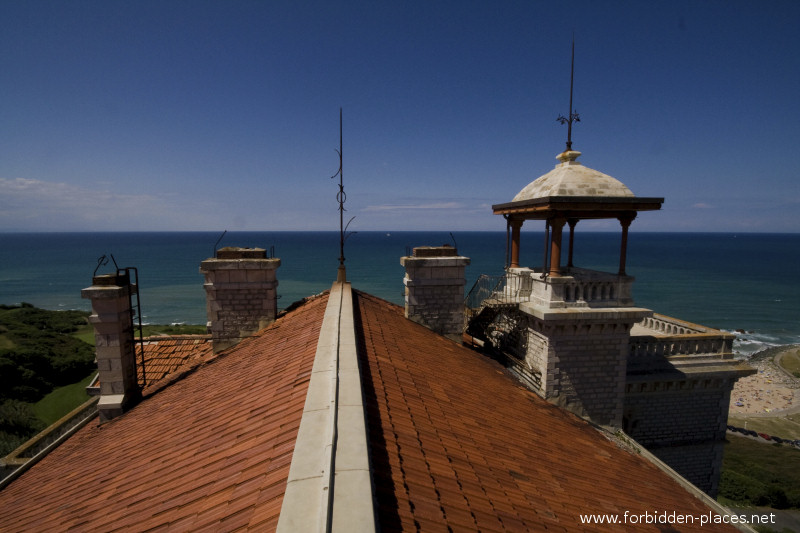 Le Château d'Ilbarritz - (c) Forbidden Places - Sylvain Margaine - 19 - Sur le toit.