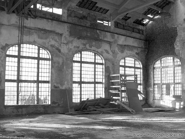 Minas de carbón de Gouffre - (c) Forbidden Places - Sylvain Margaine - Inside the storage room...