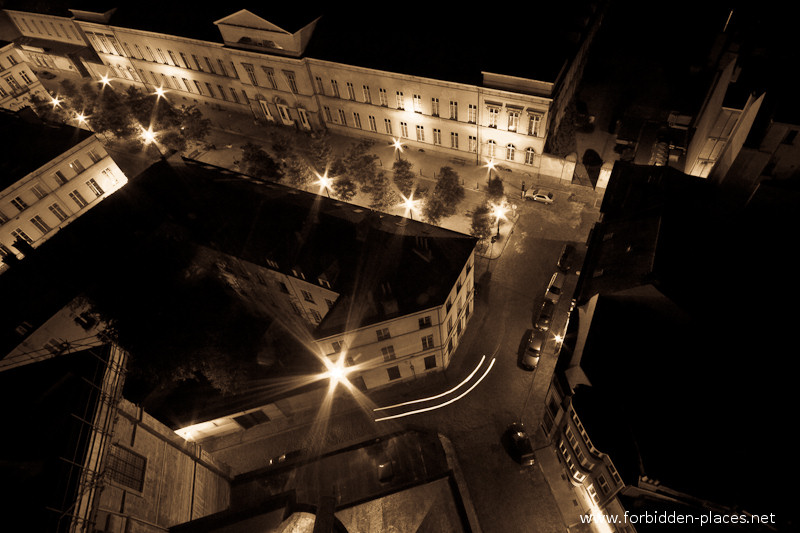 Eight Of Brussels’ Churches - (c) Forbidden Places - Sylvain Margaine - 19 - You sleep? We climb!