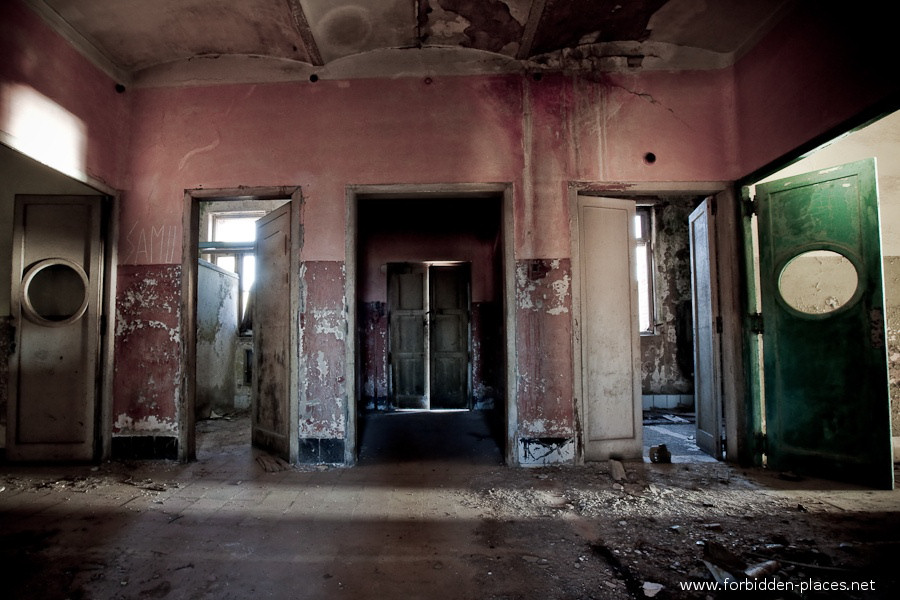 Sabinosa's Sanatorium - (c) Forbidden Places - Sylvain Margaine - 15