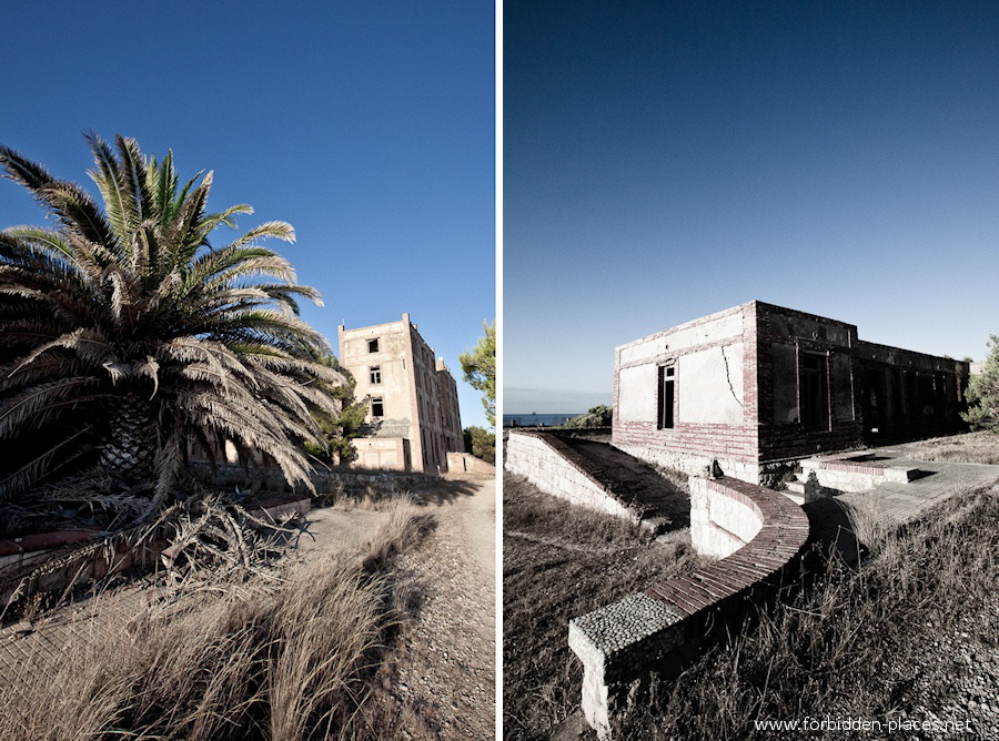 El Sanatorio De La Sabinosa - (c) Forbidden Places - Sylvain Margaine - 17 - A golden prison.