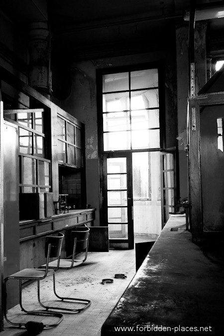 La Universidad Del Val Benoît - (c) Forbidden Places - Sylvain Margaine - 10 - Grey zones.