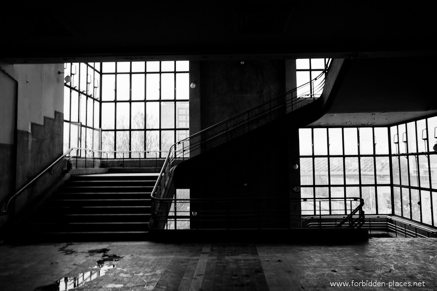 L'Université Du Val Benoît - (c) Forbidden Places - Sylvain Margaine - 6- Symétrie.