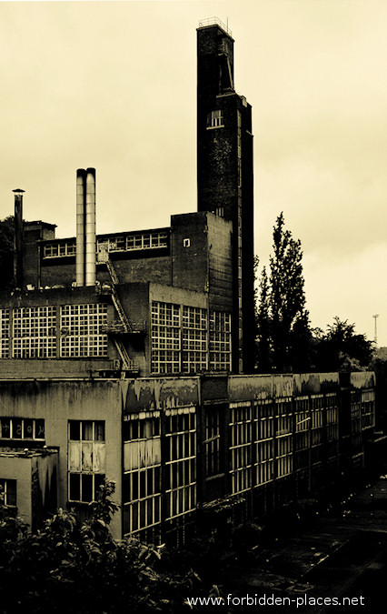Val Benoît's University - (c) Forbidden Places - Sylvain Margaine - 4- Power plant and thermodynamic labs.