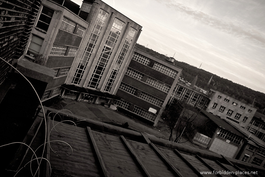 Val Benoît's University - (c) Forbidden Places - Sylvain Margaine - 5- Rooftops.
