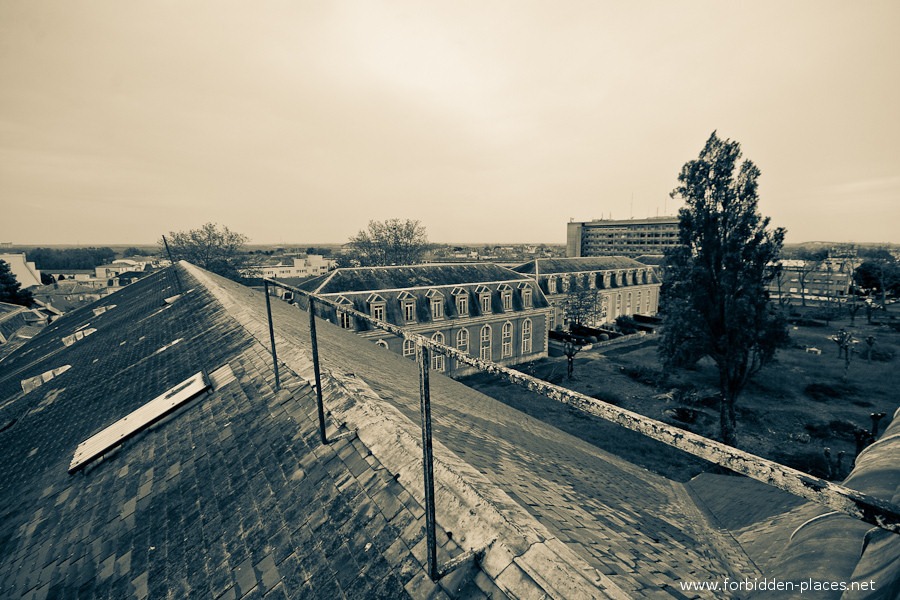 El Hospital de la Marina - (c) Forbidden Places - Sylvain Margaine - 2- Rooftop.