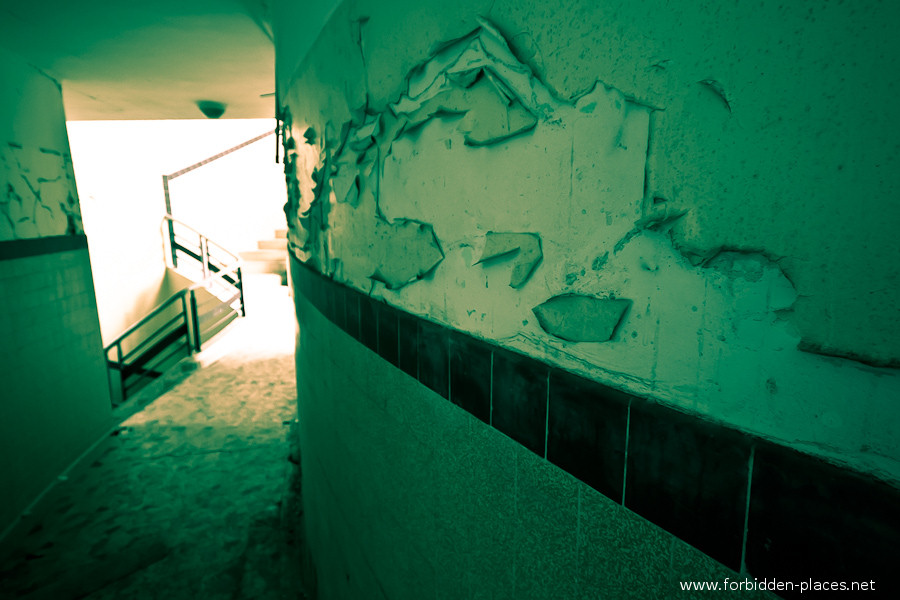 The Hôpital de la Marine - (c) Forbidden Places - Sylvain Margaine - 5- Hospital corridor.