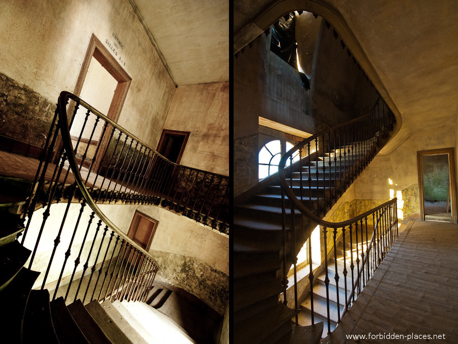 L'Hôpital de la Marine - (c) Forbidden Places - Sylvain Margaine - 14 - Encore plus d'escaliers.