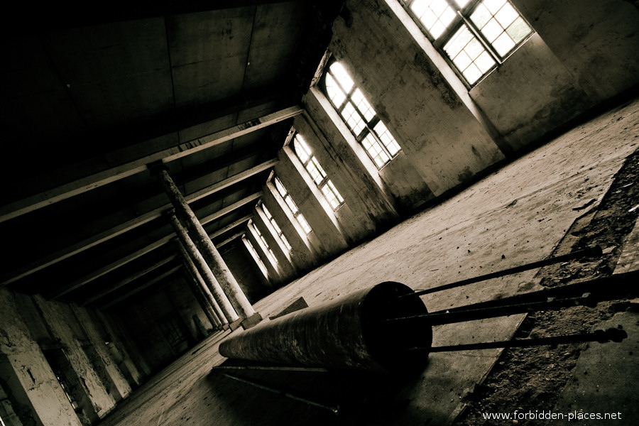 The Hôpital de la Marine - (c) Forbidden Places - Sylvain Margaine - 18 - The sport's hall.