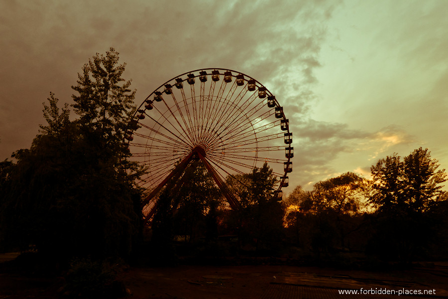 Spreepark - The Abandoned Amusement Park - (c) Forbidden Places - Sylvain Margaine - 11- Typical Berliner sight