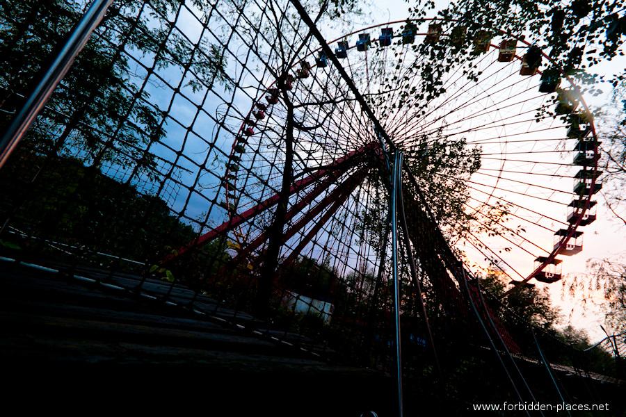 Spreepark - El Parque de Attractiones Abandonado - (c) Forbidden Places - Sylvain Margaine - 17- Jungle