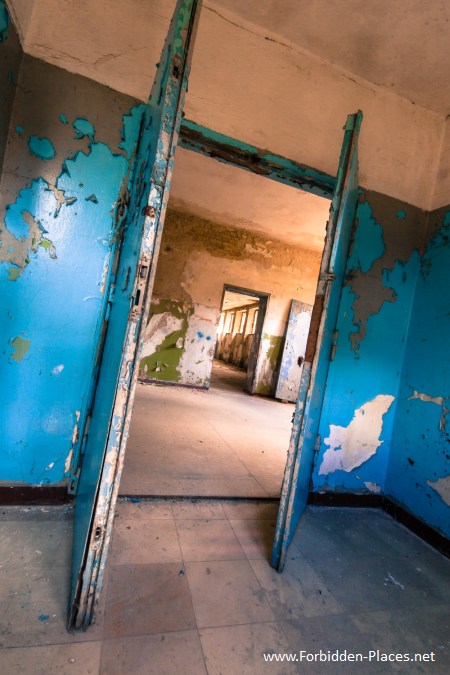 1936 Berlin's Olympic Village - (c) Forbidden Places - Sylvain Margaine - 8 - Changing rooms.