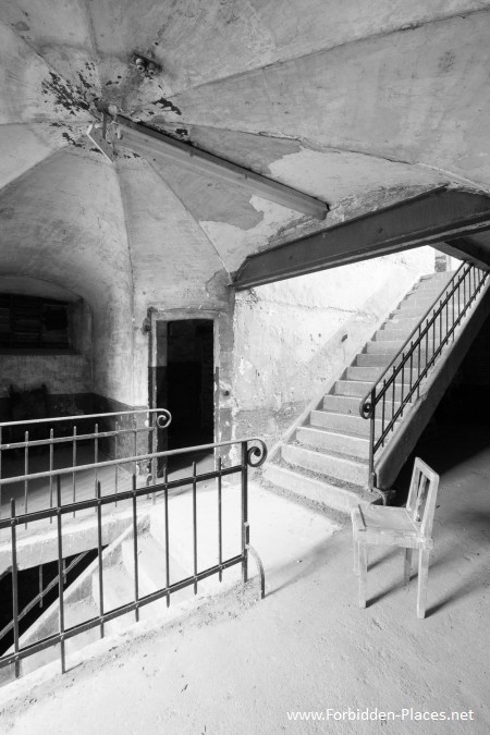 Vilvoorde Prison - (c) Forbidden Places - Sylvain Margaine -   5- Parvis.