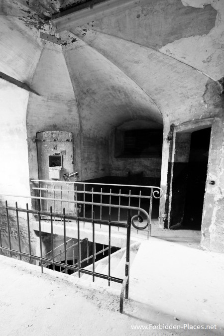 Vilvoorde Prison - (c) Forbidden Places - Sylvain Margaine -   16 - Black.</p>