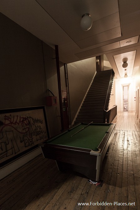 The Palais Garnier - (c) Forbidden Places - Sylvain Margaine - 8 - The billiard.