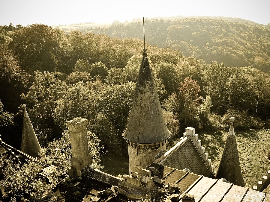 Le Château de Noisy - Miranda - (c) Forbidden Places - Sylvain Margaine - 1- Bienvenue. Vue imprenable...