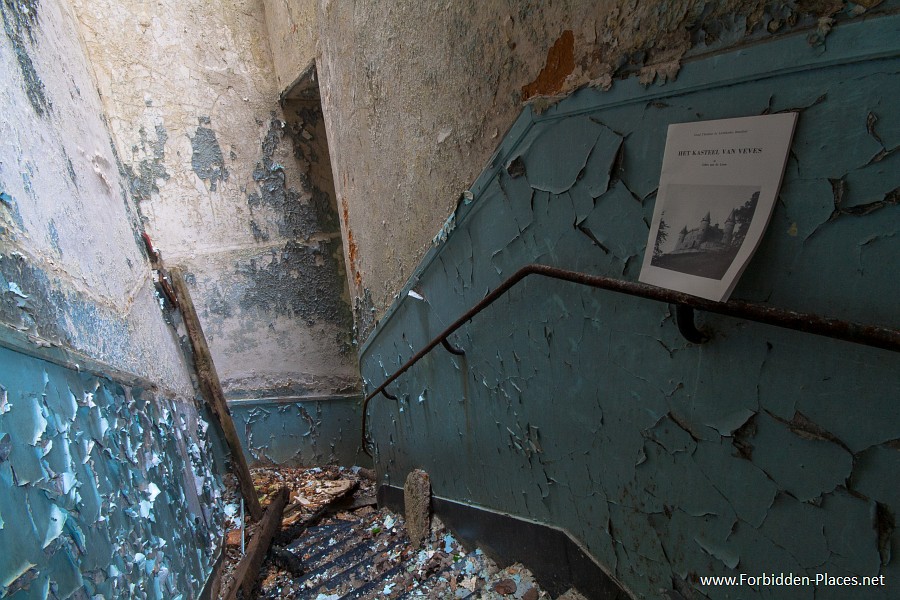 The Castle of Noisy - Miranda - (c) Forbidden Places - Sylvain Margaine - 9 - Stairs to the kitchen.